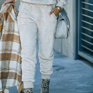 KENDRY POCKETED PLUSH KNIT JOGGERS - IVORY
